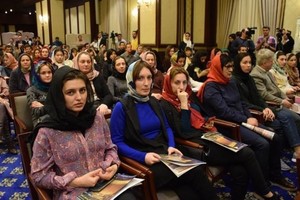 Protestai nepadėjo: Iranas visas šachmatininkes apgobė skaromis