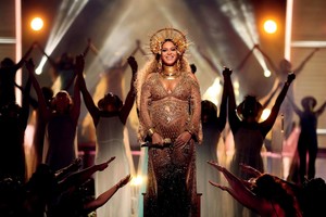 Nėščia Beyonce „Grammy“ apdovanojimuose akrobatiniais triukais gniaužė kvapą
