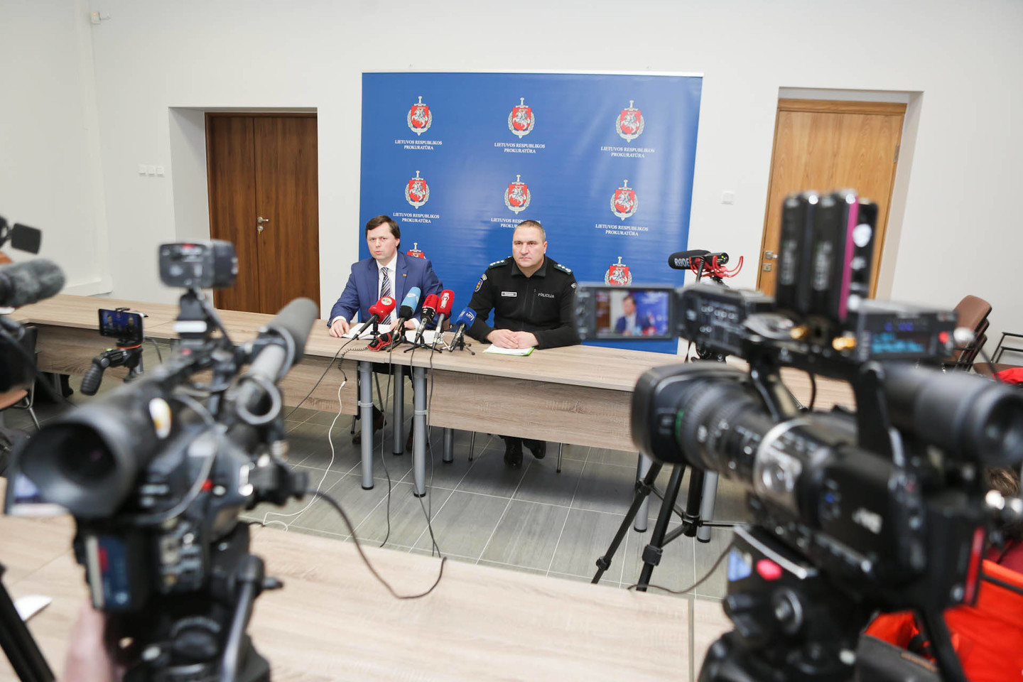 Pirmadienį Kaune apie tyrimą kalbėjo Kauno AVPK vadovas D.Žukauskas ir Kauno apygardos prokuratūros vyriausiasis prokuroras D.Valkavičius.<br>G.Bitvinsko nuotr.