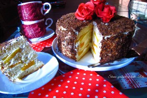 Neapsakomai skanus tortas „Rafaelo svajonė“ su persikais