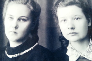 Ar atpažįstate? Vaikystės nuotraukoje – viena garsiausių šalies ponių