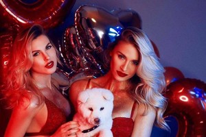 Deimantė Andriuškaitė ir Simona Starkutė merginoms linki išlikti seksualiomis ir žaismingomis