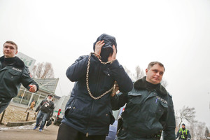 Tamsi Gedimino Kontenio praeitis: buvusiai draugei gatvėje rovė plaukus