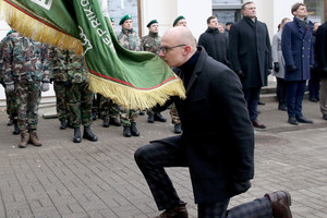 Edmundas Jakilaitis ir Virgilijus Alekna artimųjų akivaizdoje tapo šauliais