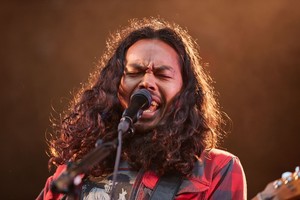Išgirskite: penki ryškiausi sekmadienį Vilniuje grosiančios grupės „The Temper Trap“ kūriniai