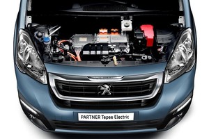 Ženevoje „Peugeot“ pristatys vien elektra varomą „Partner“