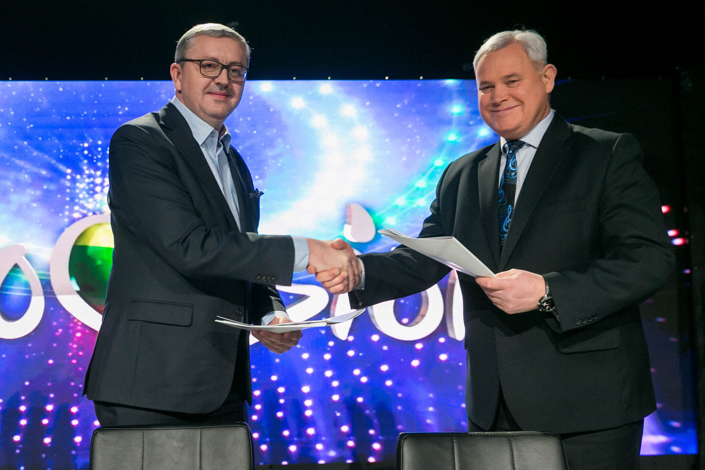 Sutartį dėl „Eurovizijos“ atrankos finalo Klaipėdoje pasirašė LRT vadovas A.Siaurusevičius ir uostamiesčio meras V.Grubliauskas.<br>T.Bauro nuotr.