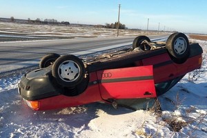 Motinai – skaudi pamoka, kaip vežioti mažylį