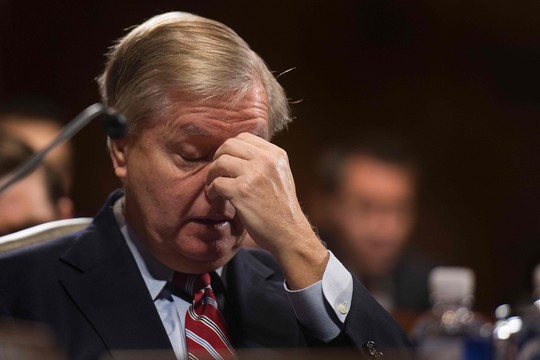 JAV senatorius: „Donaldas Trumpas turėtų padėti išspardyti Rusijai užpakalį“