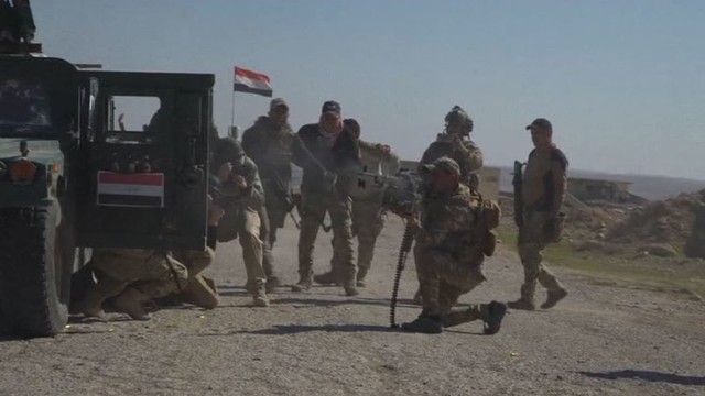 Vyriausybės pajėgos Irake antrą dieną bando perimti miesto kontrolę