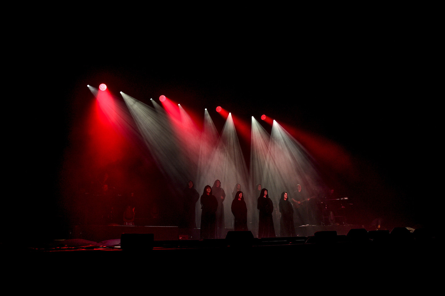 Pirmadienio vakarą turą per Lietuvą „Gregorian“ pradėjo koncertu Vilniaus „Siemens“ arenoje.<br>V.Ščiavinsko nuotr.