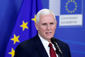 JAV viceprezidentas ramina sąjungininkes dėl Donaldo Trumpo įsipareigojimų