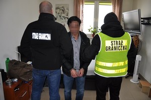 Lenkai smogė per Lietuvą į Europą vietnamiečius gabenusiems nusikaltėliams