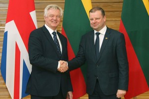Lietuvoje viešintis Davidas Davisas pasisakė, kada turėtų prasidėti „Brexit“