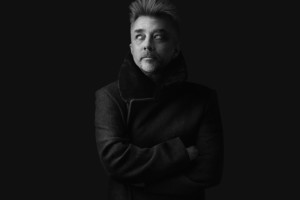 Knygų mugėje Andriaus Mamontovo gerbėjai išrinks koncerte „AM50“ skambėsiančias dainas