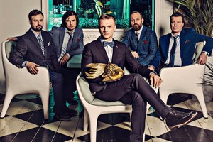 „Bliuzo naktyse“ – „Eurovizijos“ laimėtojas ir šautuvu grojantis amerikietis