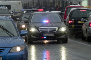 Viskas gali baigtis labai liūdnai: Seimo pirmininko kortežą greitkelyje persekiojo „Opel“
