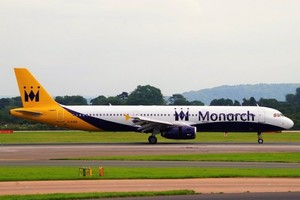 Audros vėtomas lėktuvas Mančesteryje per plauką išvengė katastrofos