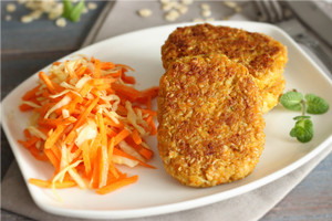 Avižinių dribsnių ir kalafiorų kotletai sužavės ne tik tuos, kurie nevalgo mėsos