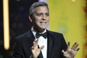 Aktorius George'as Clooney stojo ginti Paryžiaus nuo D.Trumpo