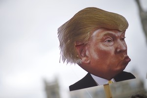 Donaldas Trumpas: „Islamo valstybė“ bus nušluota nuo žemės paviršiaus“