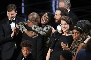 Išdalinti „Oskarai“: įvyko klaida, apmaudžiausia per visą ceremonijos istoriją