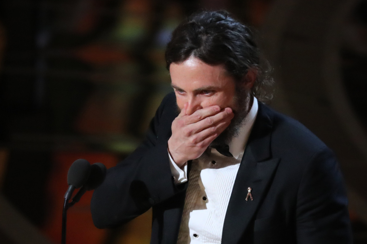 Casey Affleckas pelnė apdovanojimą už geriausią aktoriaus vaidmenį filme „Mančesteris prie jūros“.<br>„Reuters/Scanpix“ nuotr.