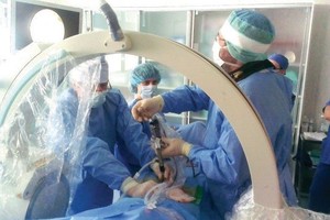 Stuburo išvaržą Panevėžio chirurgai pašalino per vos 8 mm pjūvį