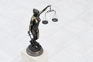 Draugo rekomenduotas advokatas tebuvo gudrus sukčius