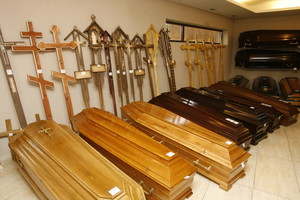 Laidotuvių kainos gąsdina: „Lietuvoje geriau iš viso nemirti“