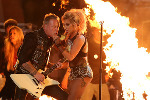 Besilaukiančią Beyonce itin populiariame festivalyje pakeis Lady Gaga