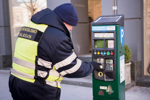 Pasikeitusios stovėjimo zonos suklaidino vilniečius: kur reikia mokėti, o kur ne?