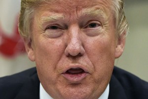 Donaldas Trumpas smerkia demokratus už „raganų medžioklę“
