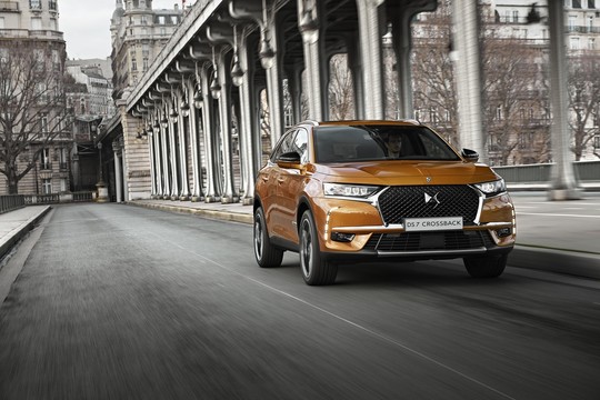 Naujajame „DS 7 Crossback“ visureigyje – prancūziška prabanga
