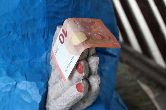 Vidutinis mėnesio atlyginimas augo visose apskrityse