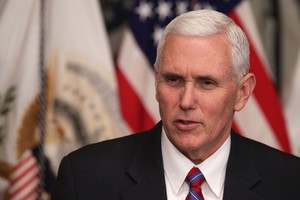 Išaiškėjo, kad Mike'as Pence'as tapo programišių auka