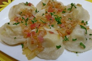 Pasigaminkite koldūnų su bulvių košės įdaru: pirštelius aplaižysite