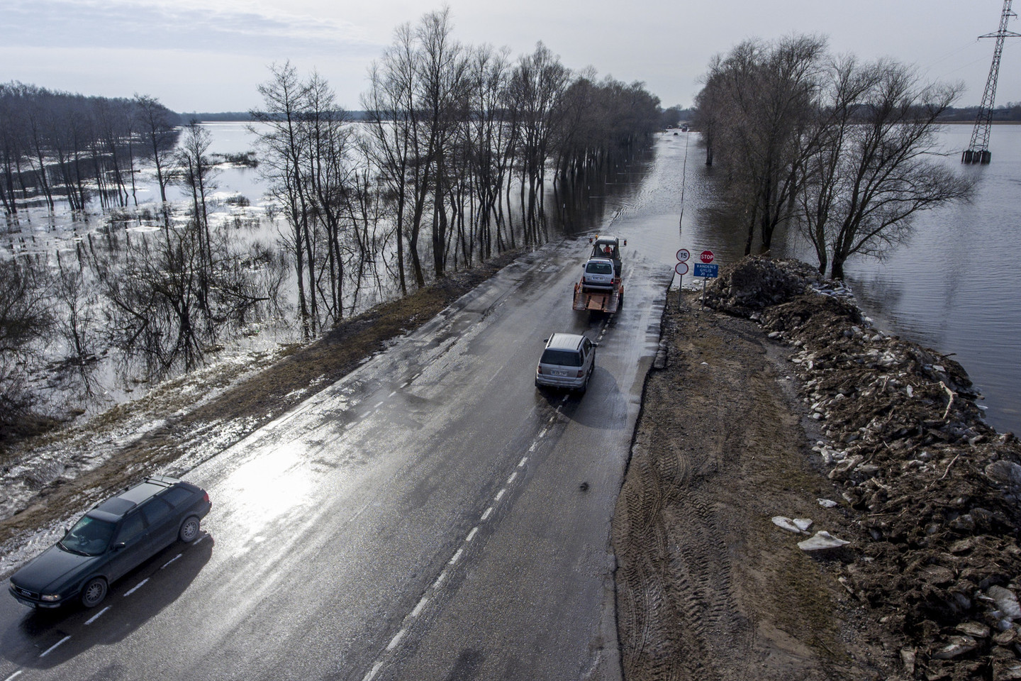 Potvynio apsemtoje Rusnėje – įspūdingi vaizdai, o žmonės – įpykę.<br>V.Ščiavinsko nuotr.