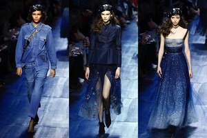 Paryžiaus mados savaitėje – mėlynai nudažyta „Dior“ prabanga
