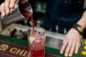 Saulius Skvernelis: „Iš legalių gamyklų neapskaitomas alkoholis keliauja į barus“