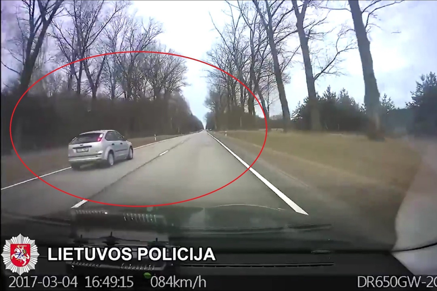 Mergina iš pirmojo pažeidimo nepasimokė.