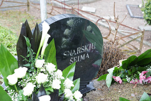 Po siaubingos klaidos Kaune įvyko antros to paties vyro laidotuvės, kape – dvi urnos