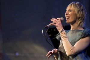 Moters dienos proga vietoj gėlių – saulėtos melodijos