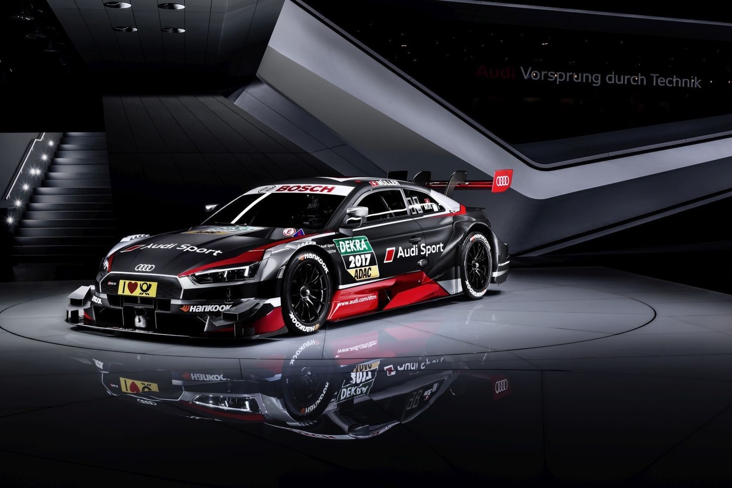 „Audi RS 5 DTM“ jau paruoštas naujam lenktynių sezonui.<br>Gamintojo nuotr.