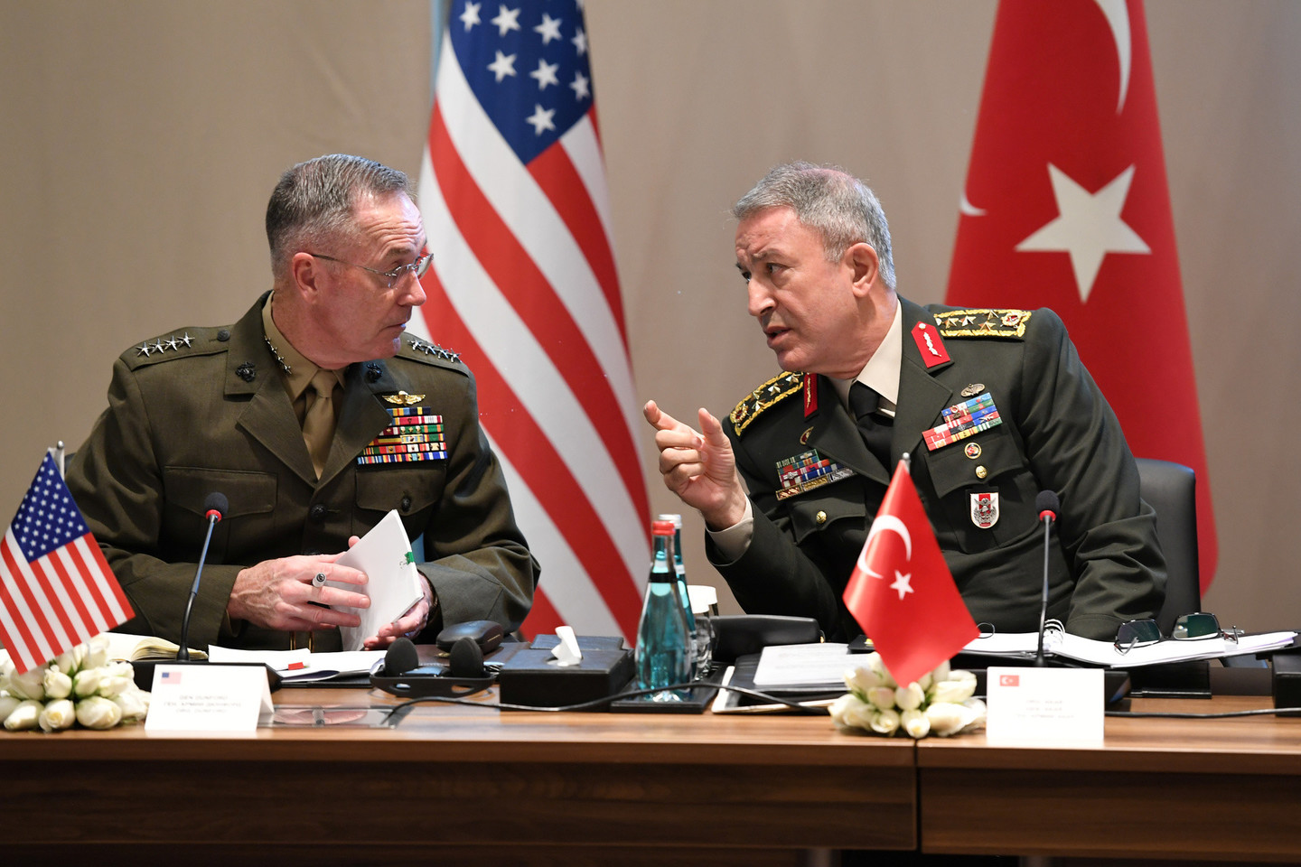Turkijos, JAV ir Rusijos kariuomenių štabų vadai susitinka pietų Turkijoje aptarti padėties Sirijoje ir Irake.<br>„Reuters“/“Scanpix“ nuotr.