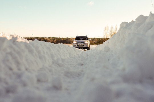 Šiaulių krašte ugniagesiams teko traukti įklimpusius automobilius