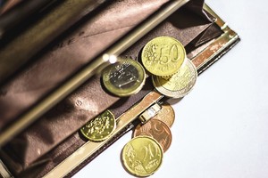 Neduoda ramybės: skolos bankams atsiveja ir mirusius