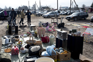 Dituvos blusų turgus virto žemaitiškais Gariūnais: čia plūsta iš visų Baltijos šalių