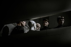 Išgirskite: „Solo Ansamblis“ ir „Black Water“ pristato naują dainos „Moteris“ versiją