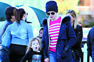 Nicole Kidman supažindino savo dukterį su pakaitine motina